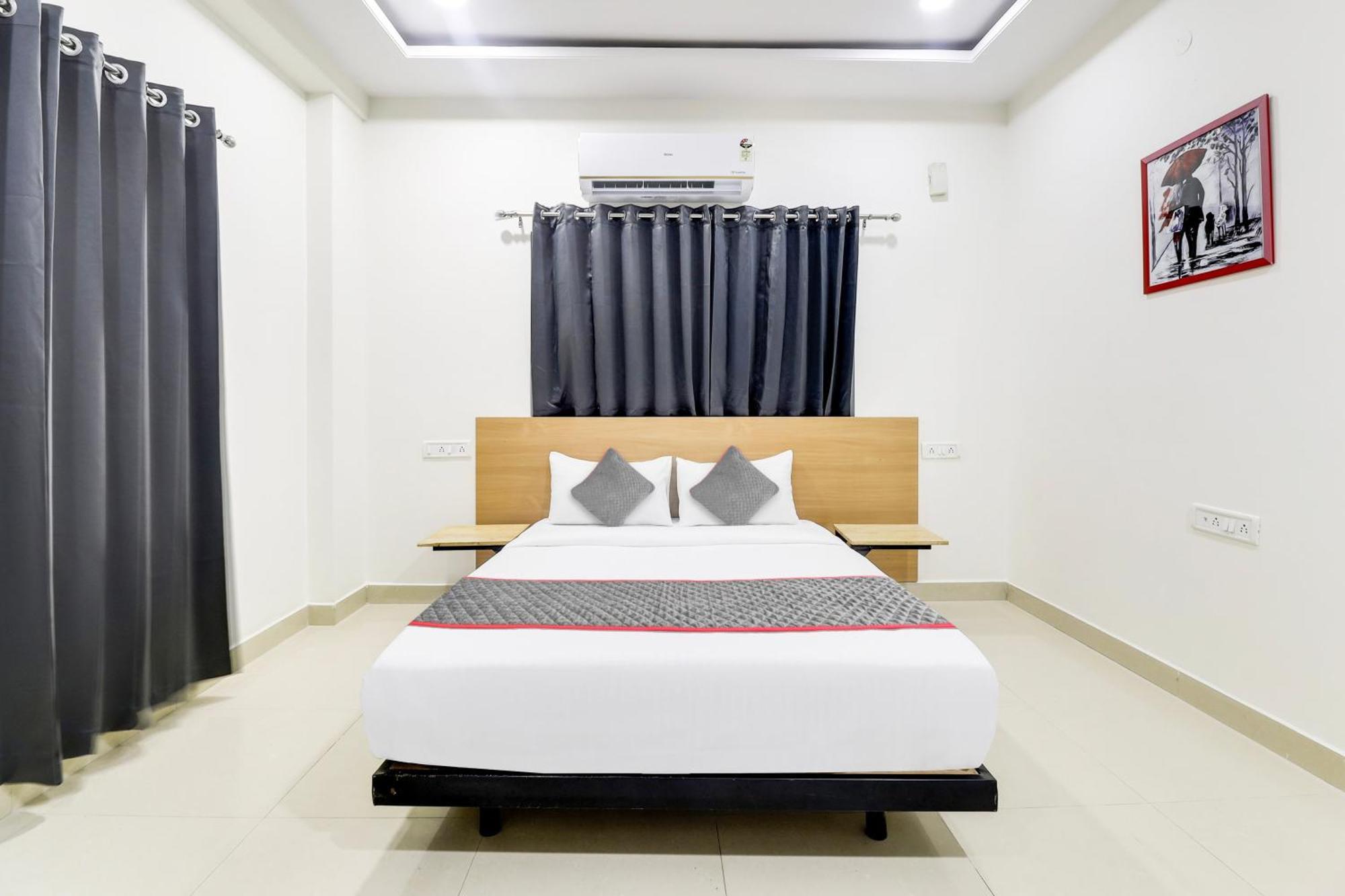 Super Townhouse De Alphabet Hotel Kukatpally Nexus Mall ハイデラバード エクステリア 写真