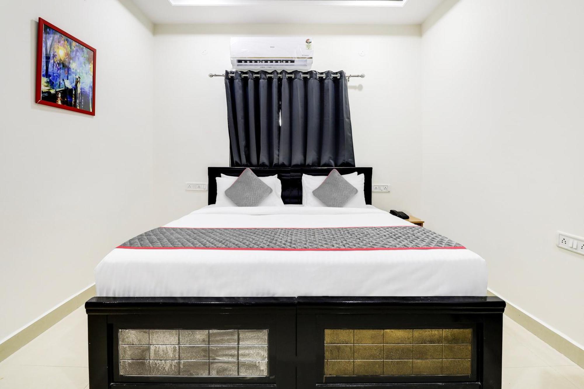 Super Townhouse De Alphabet Hotel Kukatpally Nexus Mall ハイデラバード エクステリア 写真