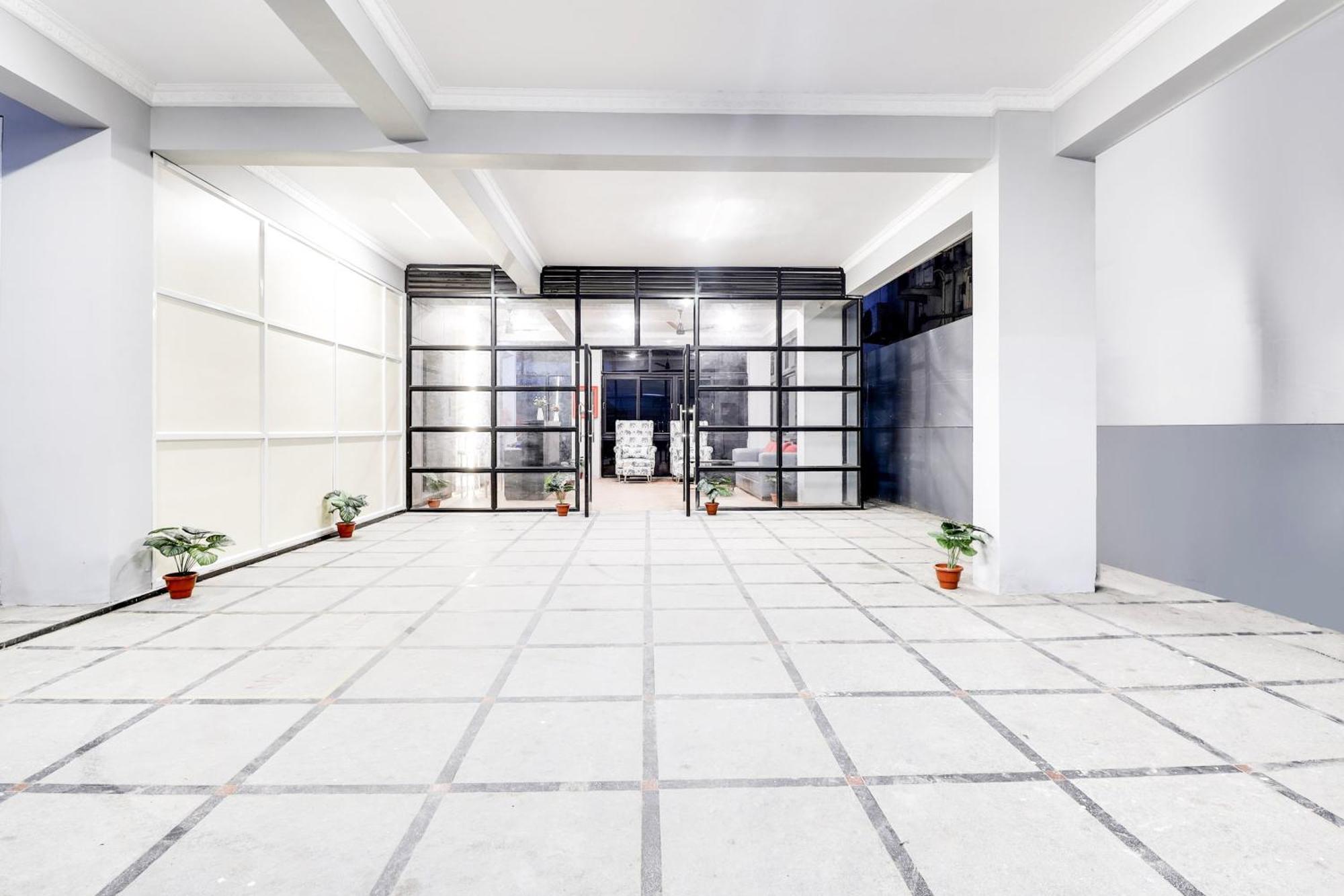 Super Townhouse De Alphabet Hotel Kukatpally Nexus Mall ハイデラバード エクステリア 写真