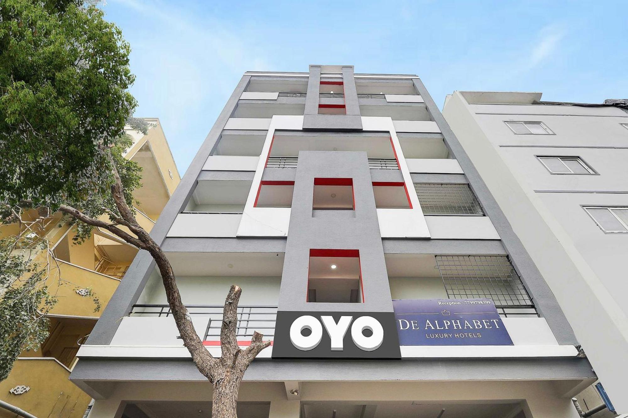 Super Townhouse De Alphabet Hotel Kukatpally Nexus Mall ハイデラバード エクステリア 写真